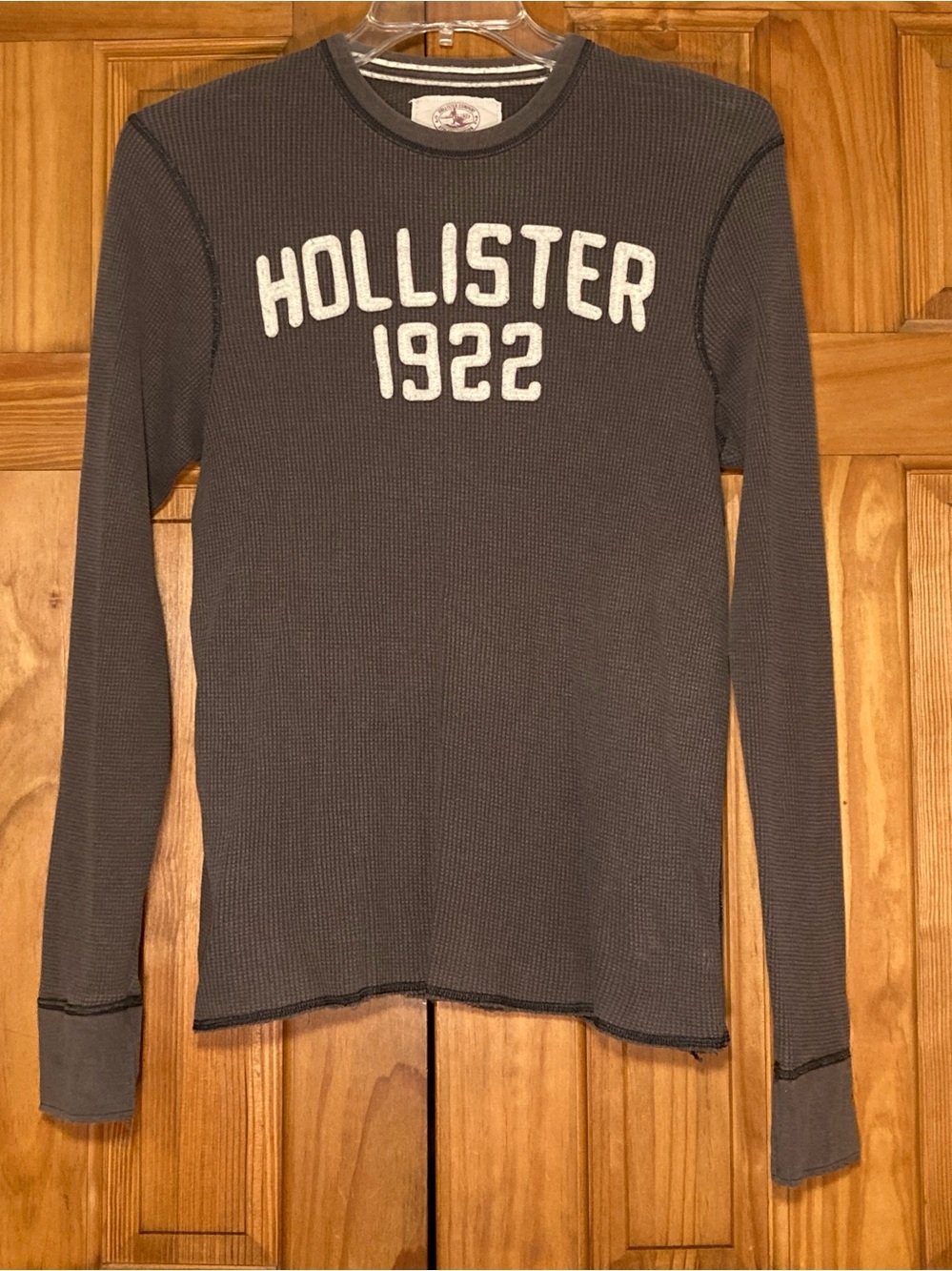 EUC Hollister Long Sleeve Shirt Tee Gray Cream Size L Large